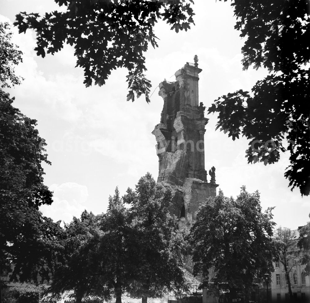 GDR image archive: Potsdam - Ruins Remains of the facade and roof construction of the Potsdam Garrison Church before the demolition of the bell tower on Breite Strasse in the Innenstadt district of Potsdam, Brandenburg in the territory of the former GDR, German Democratic Republic