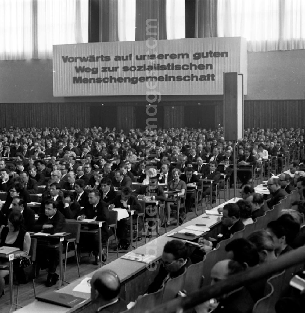 GDR photo archive: Berlin - Berlin 17./18. April 1969 5. Baukonferenz in Berlin.