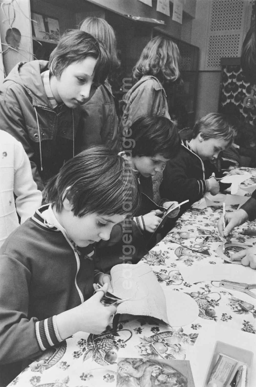 GDR photo archive: Berlin - Everyday school life in the Weissensee district of Berlin East Berlin in the area of the former GDR, German Democratic Republic