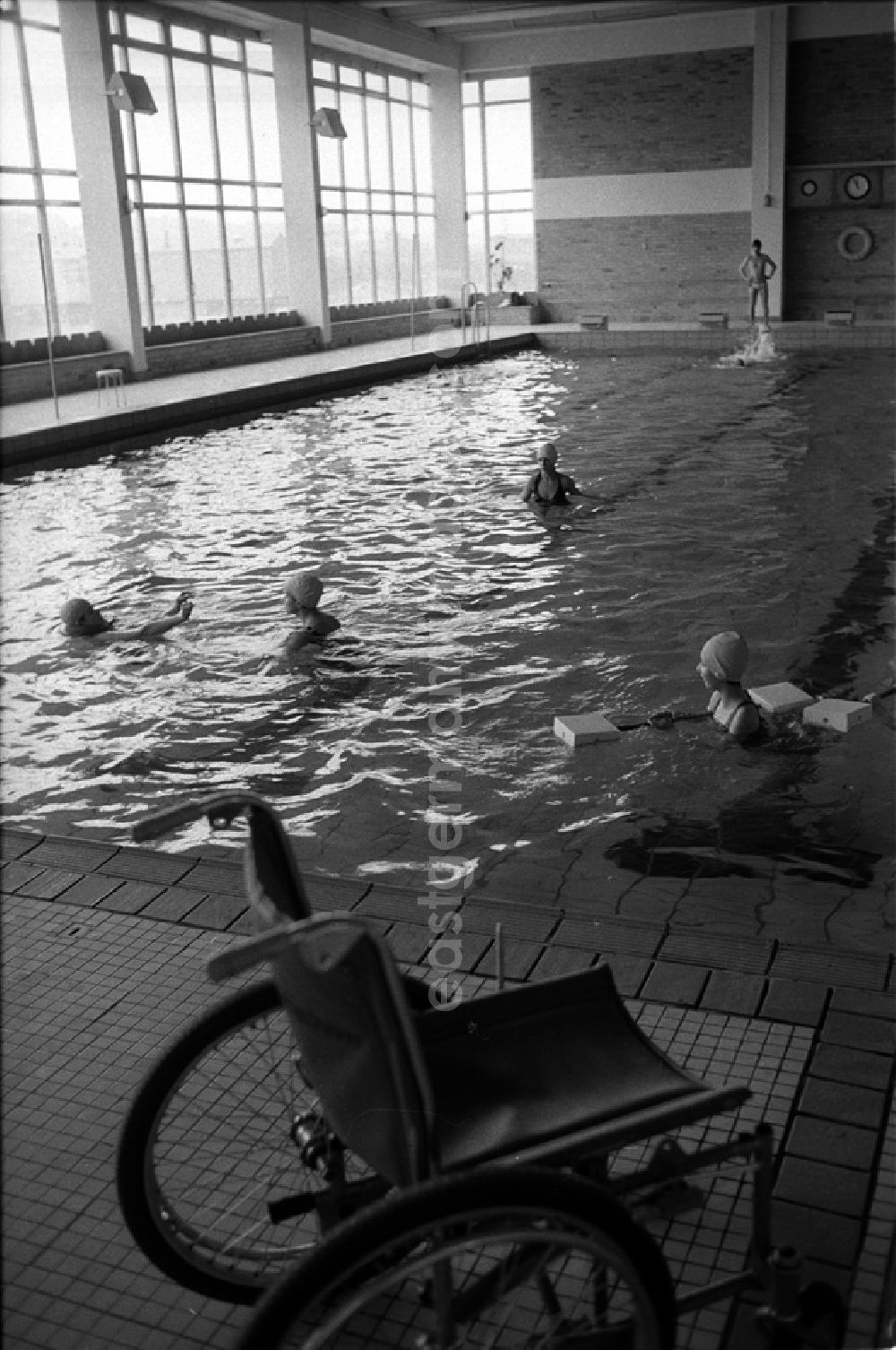 GDR image archive: Berlin - Schule für Körperbehinderte Kinder in der Paul Julius Straße. (388)