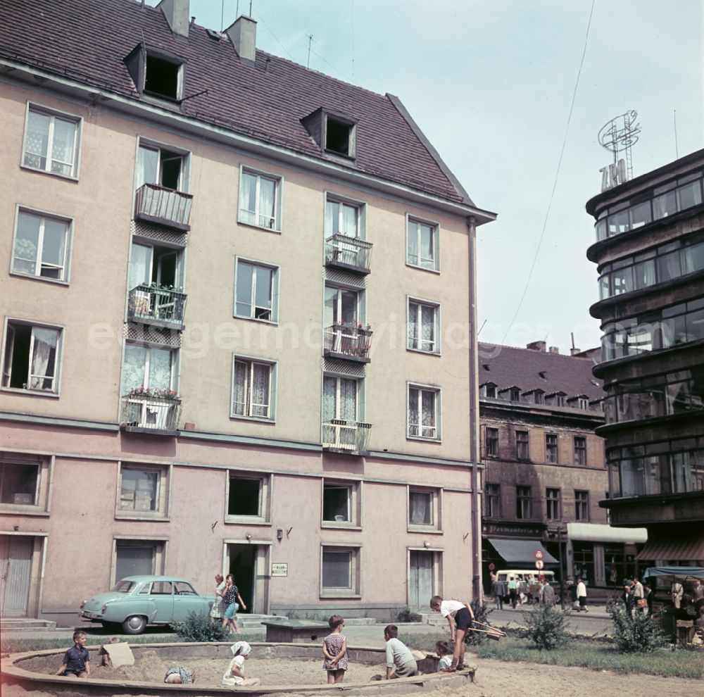 GDR photo archive: Wroclaw - Breslau - Playground in front of the facade of an apartment building in Wroclaw - Breslau in Poland