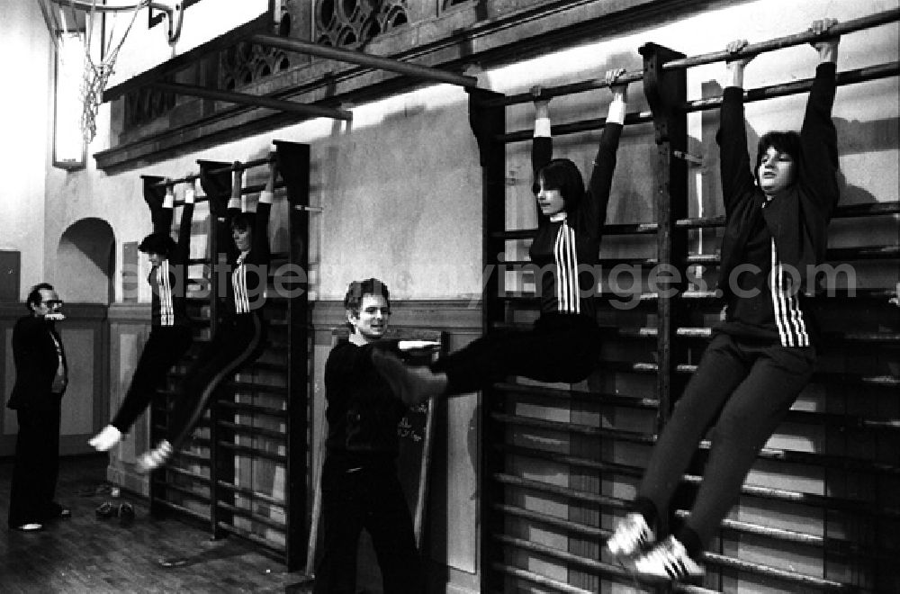 GDR image archive: Berlin - Sport - Leistungsvergleich. Berliner Schulmädels. (21)