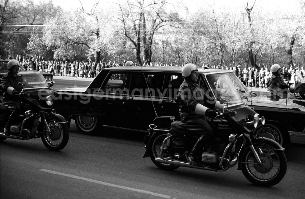 Moskva - Moskau: State ceremony and reception of Erich Honecker and the government delegation of the GDR in Moskva - Moscow in Russia - formerly the Soviet Union