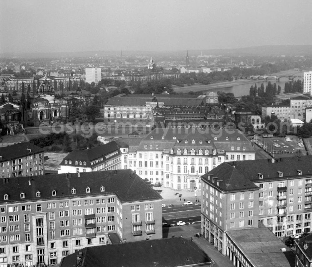 GDR image archive: Berlin - Blick vom Rathausturm auf die Innere Altstadt von Dresden mit dem Landhaus an der Ernst-Thälmann-Straße, heute Wilsdruffer Straße, dahinter das Albertinum und die Kunstakademie (hinten, l).