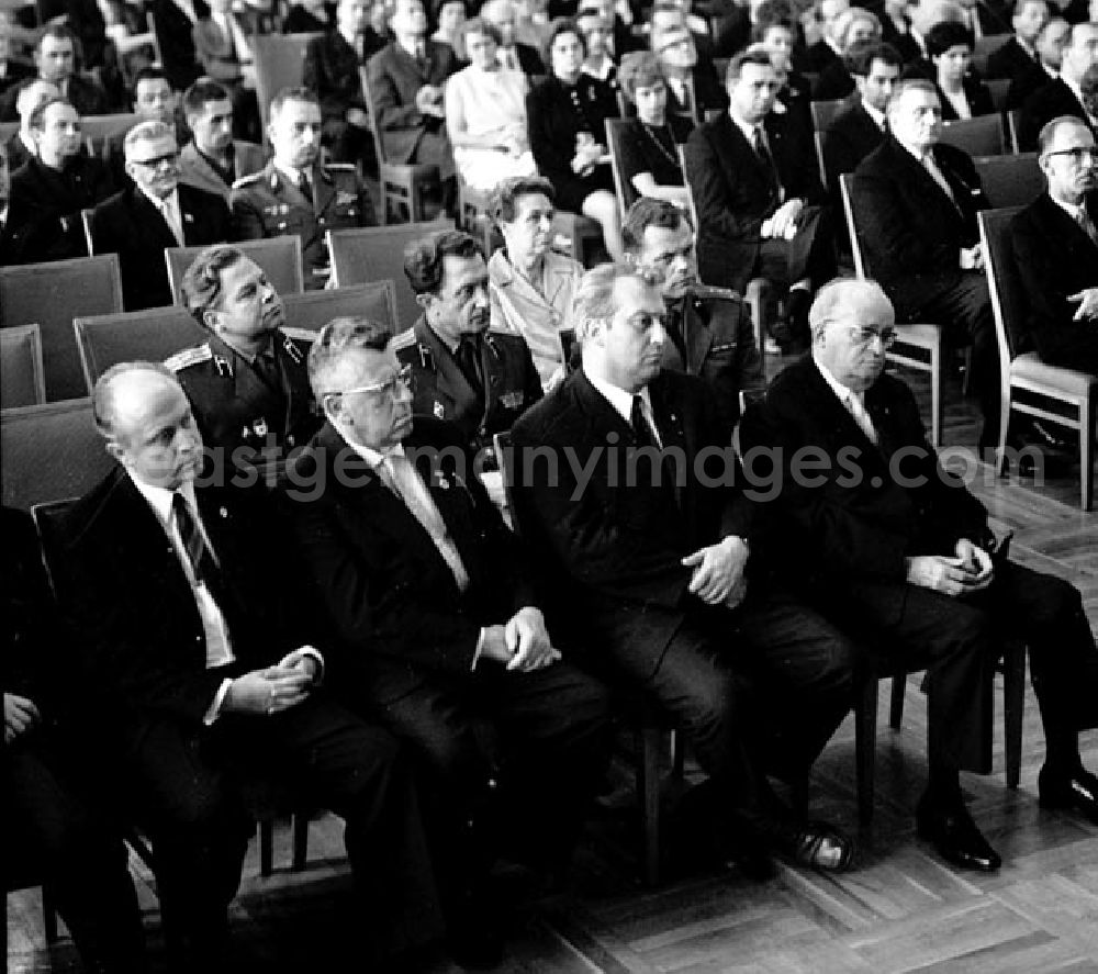 GDR picture archive: Berlin - 01.09.1969 Berlin: Festsitzung der Stadtverodnetenversammlung zum 2