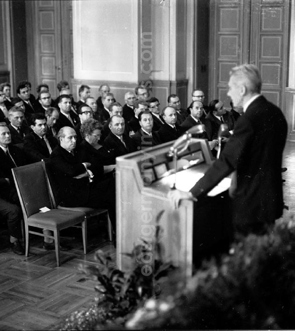 GDR photo archive: Berlin - September 1969 Festsitzung der Stadtverodnetenversammlung zum 2