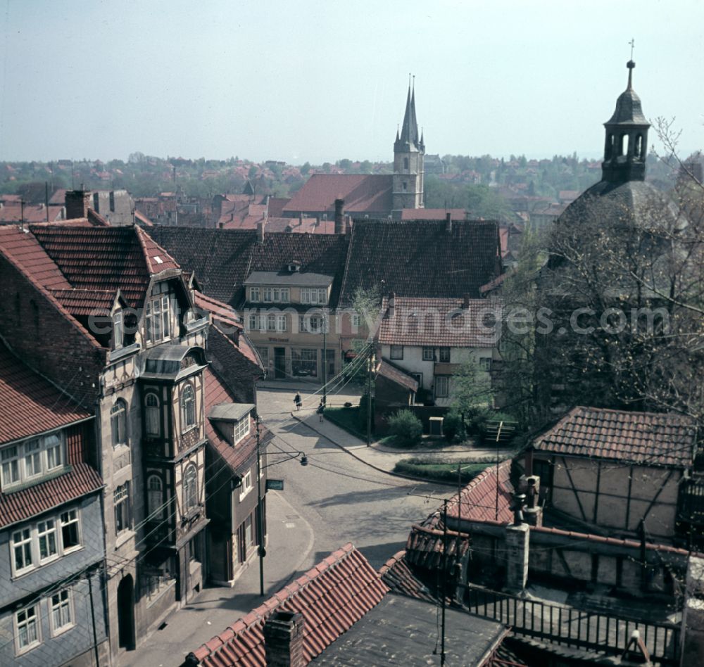 GDR picture archive: Mühlhausen - Street view in Muehlhausen, Thuringia in the area of the former GDR, German Democratic Republic