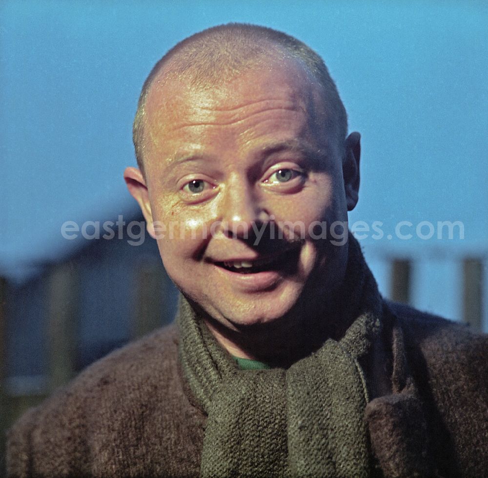 GDR image archive: Bautzen - Scene photo for the film: Continent Hope Portrait of the actor Axel Reinshagen