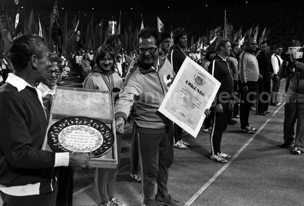 GDR image archive: Leipzig - Gymnastics and Sports Festival Spartakiade in Leipzig in the state Saxony on the territory of the former GDR, German Democratic Republic