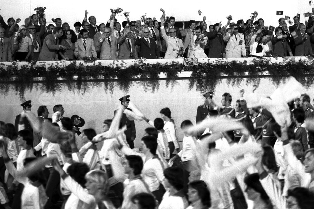 GDR photo archive: Leipzig - Gymnastics and Sports Festival Spartakiade in Leipzig in the state Saxony on the territory of the former GDR, German Democratic Republic