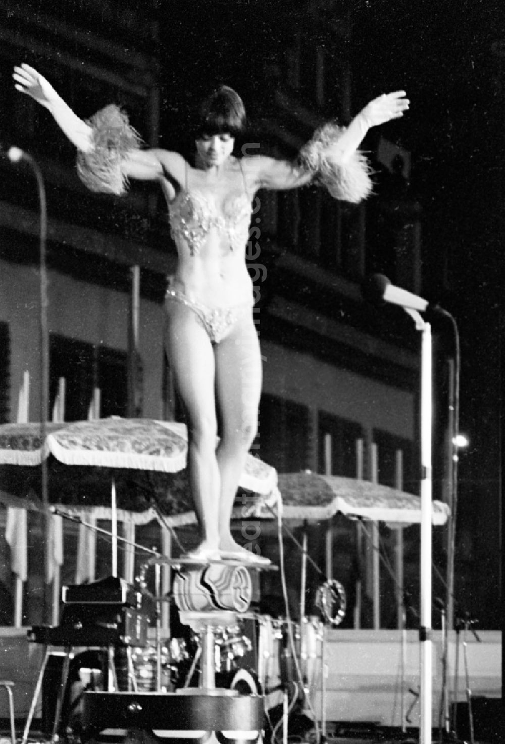 GDR photo archive: Leipzig - Gymnastics and Sports Festival Spartakiade in Leipzig in the state Saxony on the territory of the former GDR, German Democratic Republic