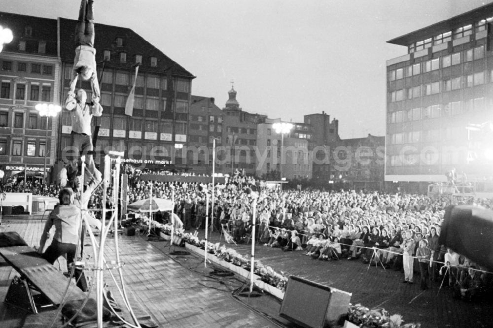 GDR photo archive: Leipzig - Gymnastics and Sports Festival Spartakiade in Leipzig in the state Saxony on the territory of the former GDR, German Democratic Republic