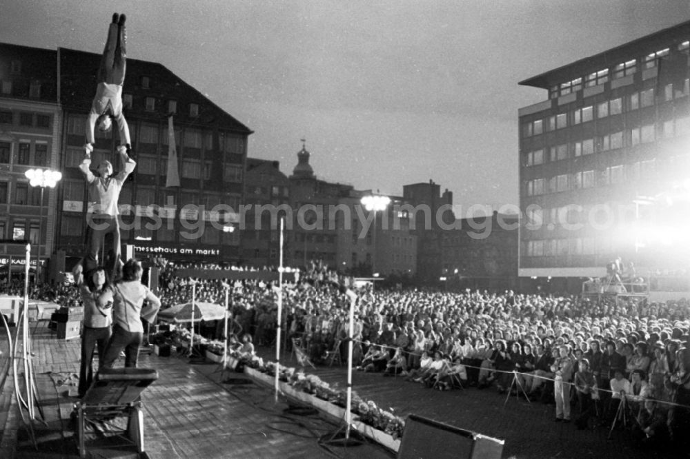 GDR picture archive: Leipzig - Gymnastics and Sports Festival Spartakiade in Leipzig in the state Saxony on the territory of the former GDR, German Democratic Republic