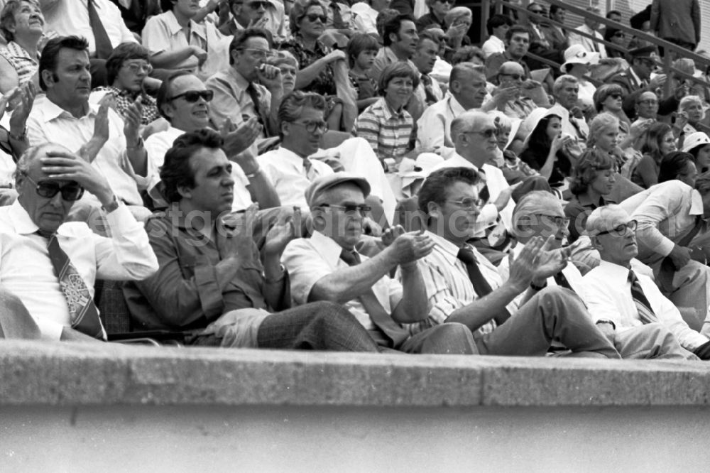 GDR photo archive: Leipzig - Gymnastics and Sports Festival Spartakiade in Leipzig in the state Saxony on the territory of the former GDR, German Democratic Republic