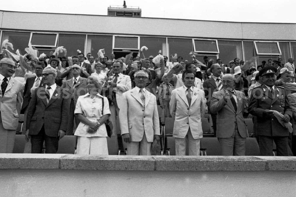 GDR image archive: Leipzig - Gymnastics and Sports Festival Spartakiade in Leipzig in the state Saxony on the territory of the former GDR, German Democratic Republic