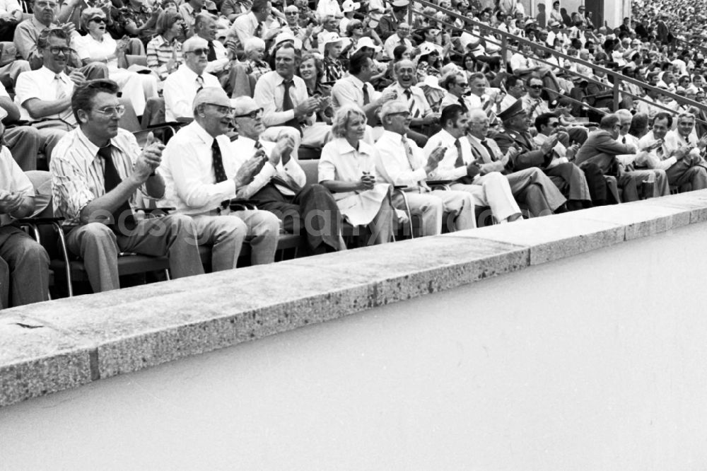 GDR photo archive: Leipzig - Gymnastics and Sports Festival Spartakiade in Leipzig in the state Saxony on the territory of the former GDR, German Democratic Republic