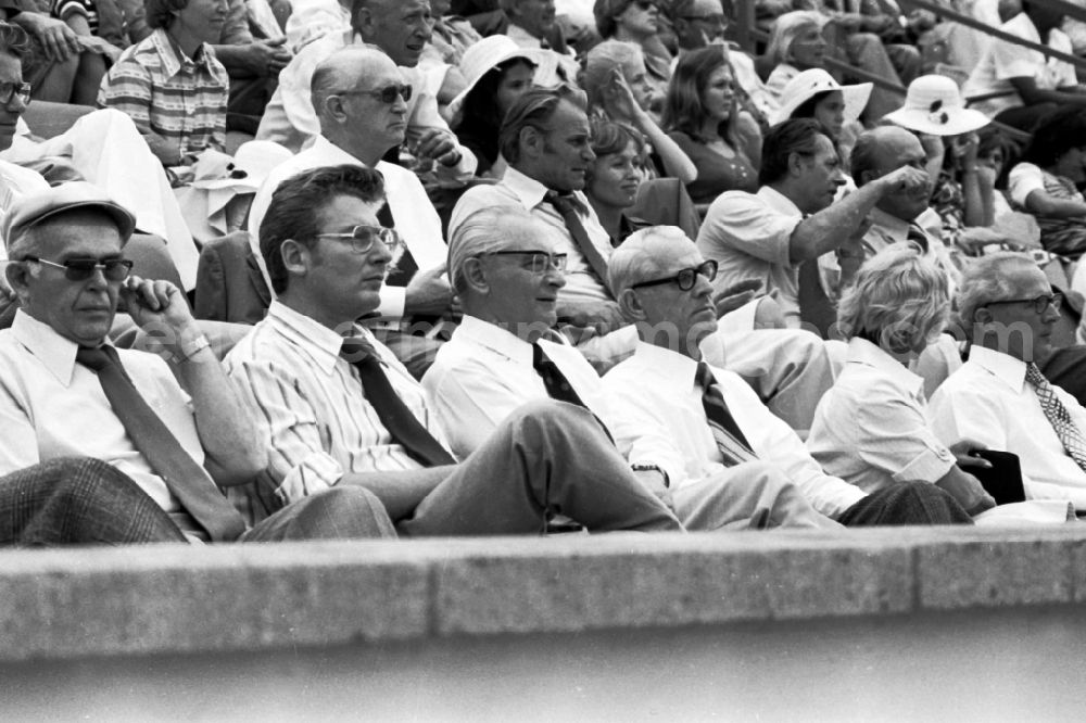 GDR photo archive: Leipzig - Gymnastics and Sports Festival Spartakiade in Leipzig in the state Saxony on the territory of the former GDR, German Democratic Republic