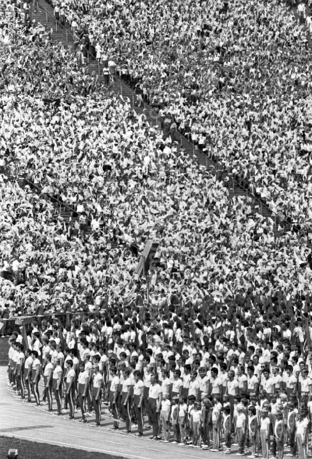 GDR picture archive: Leipzig - Gymnastics and Sports Festival Spartakiade in Leipzig in the state Saxony on the territory of the former GDR, German Democratic Republic