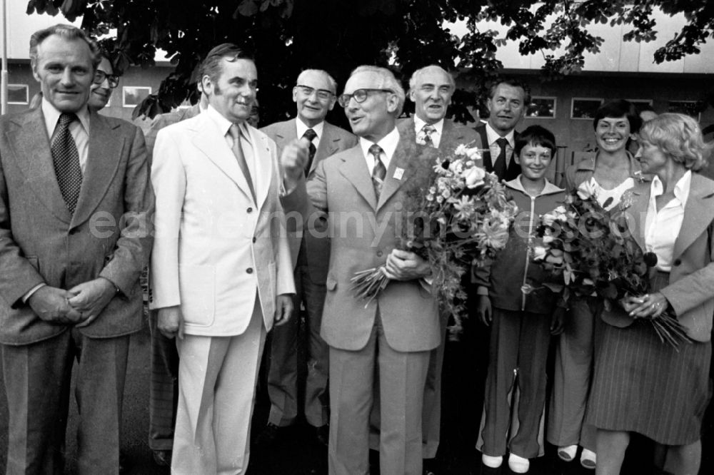 GDR picture archive: Leipzig - Gymnastics and Sports Festival Spartakiade in Leipzig in the state Saxony on the territory of the former GDR, German Democratic Republic