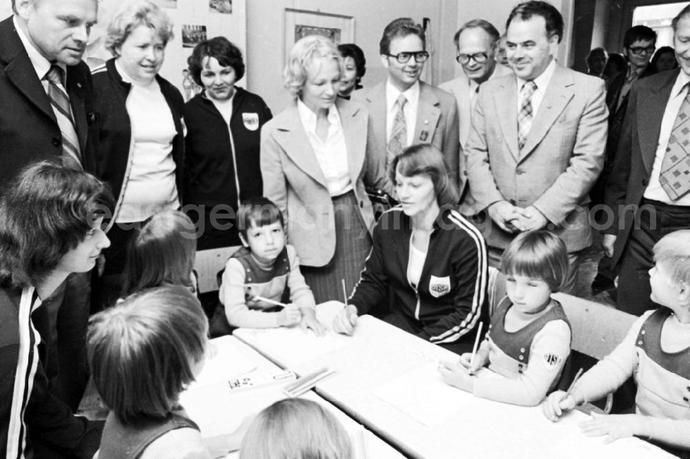 GDR image archive: Leipzig - Gymnastics and Sports Festival Spartakiade in Leipzig in the state Saxony on the territory of the former GDR, German Democratic Republic