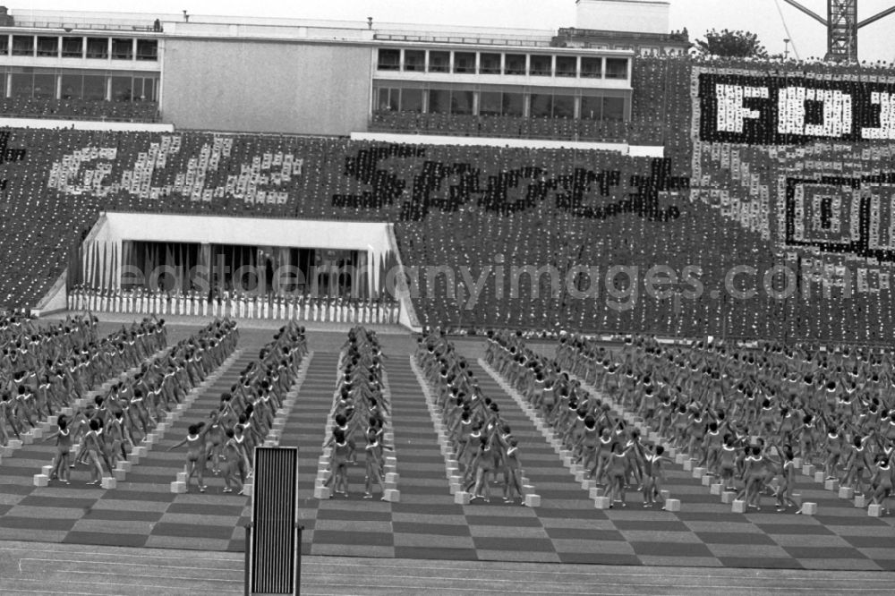 Leipzig: Gymnastics and Sports Festival Spartakiade in Leipzig in the state Saxony on the territory of the former GDR, German Democratic Republic