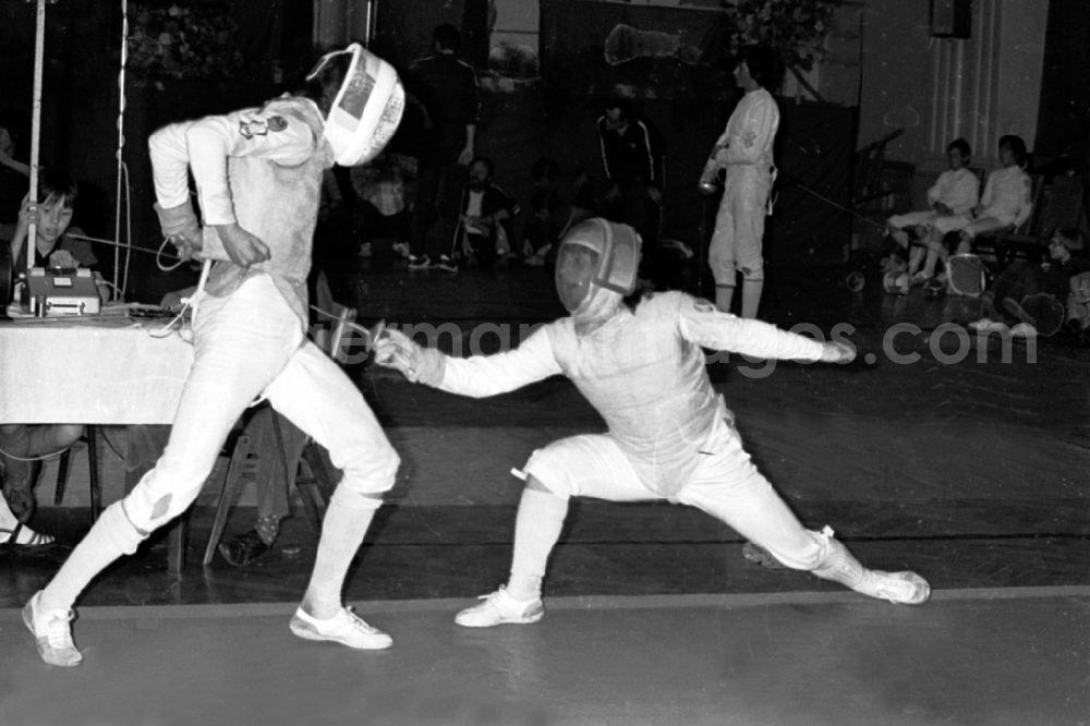 GDR picture archive: Leipzig - Gymnastics and Sports Festival Spartakiade in Leipzig in the state Saxony on the territory of the former GDR, German Democratic Republic