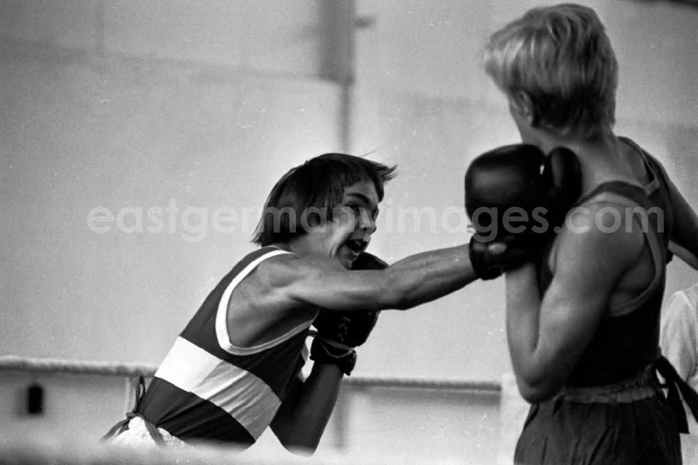 GDR image archive: Leipzig - Gymnastics and Sports Festival Spartakiade in Leipzig in the state Saxony on the territory of the former GDR, German Democratic Republic