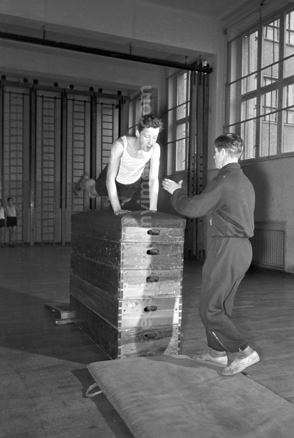 GDR picture archive: Berlin - Students during gymnastics lessons in Berlin East Berlin in the area of the former GDR, German Democratic Republic