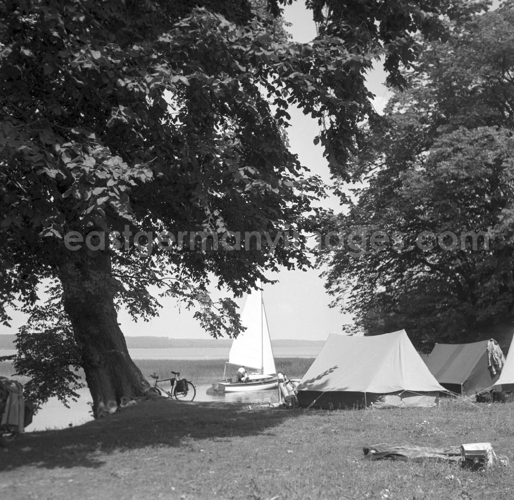 GDR photo archive: Berlin - Bank area and water surface of the Dahme at the street Seebad Wendenschloss in the district of Koepenick in Berlin East Berlin in the territory of the former GDR, German Democratic Republic