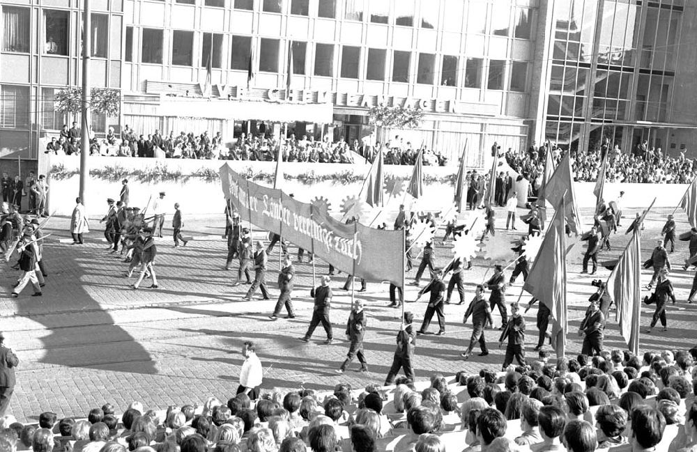 GDR picture archive: Leipzig - 800 - Jahrfeier Leipzig 01.1