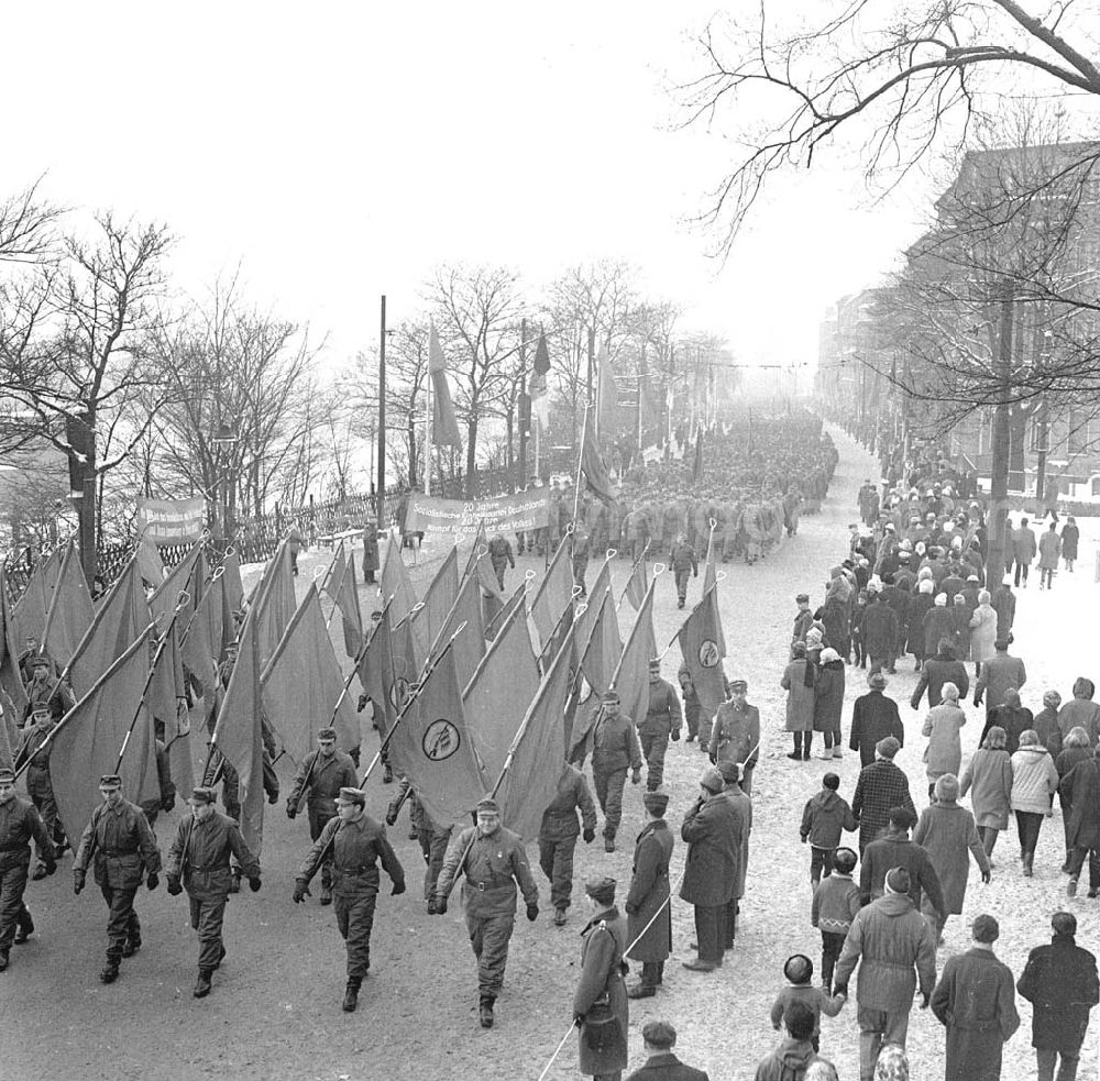 GDR picture archive: Berlin - Umschlagsnr.: 1965-42