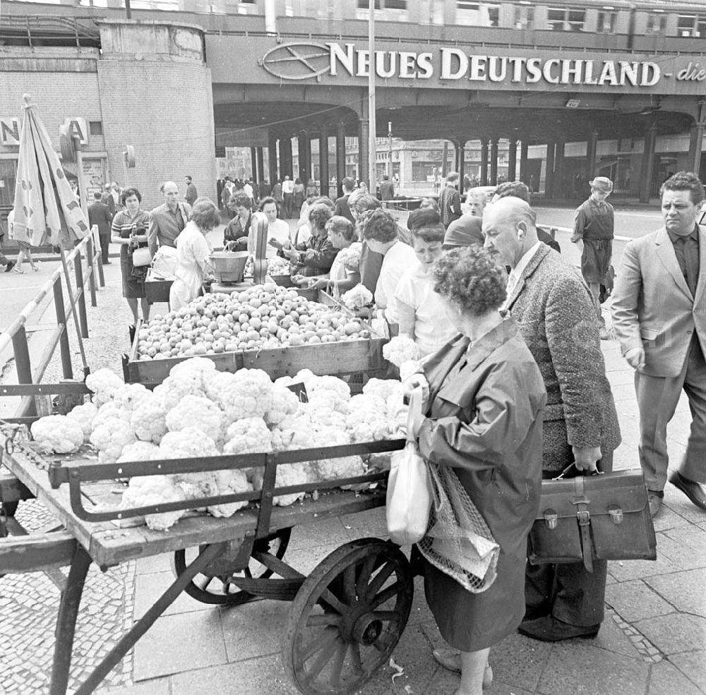 GDR image archive: Berlin - Umschlagsnr.: 1966-