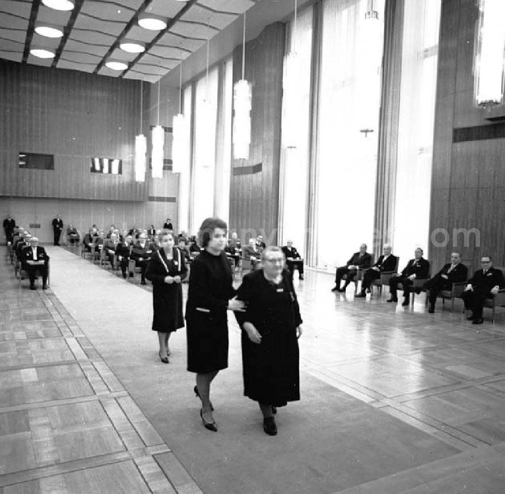 GDR picture archive: Berlin - Umschlagsnr.: 1966-39
