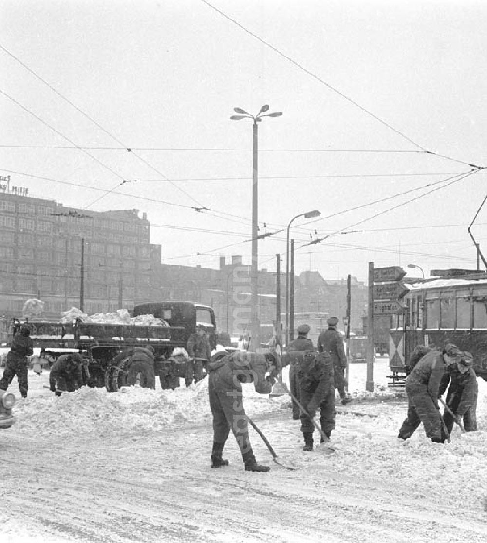 GDR image archive: Berlin - Umschlagsnr.: 1966-42