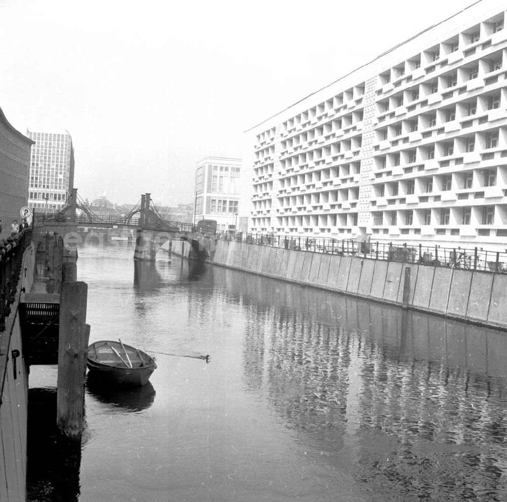 GDR picture archive: Berlin - Umschlagsnr.: 1966-115