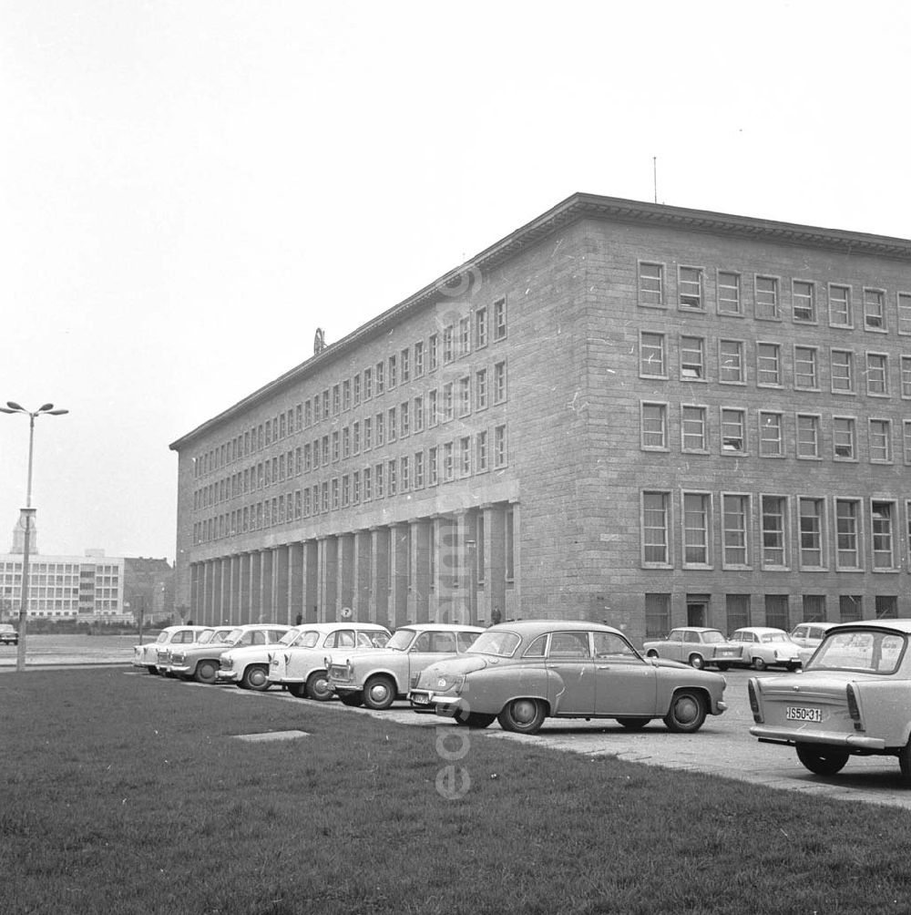 GDR picture archive: Berlin - Umschlagsnr.: 1966-128