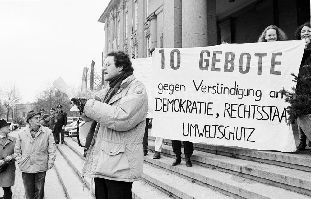 GDR photo archive: Berlin - Umschlagsnr.: 1993-55