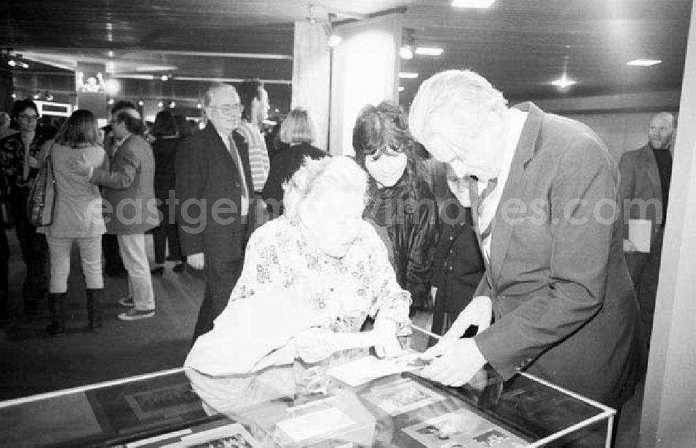 GDR photo archive: Berlin - Umschlagsnr.: 1993-77