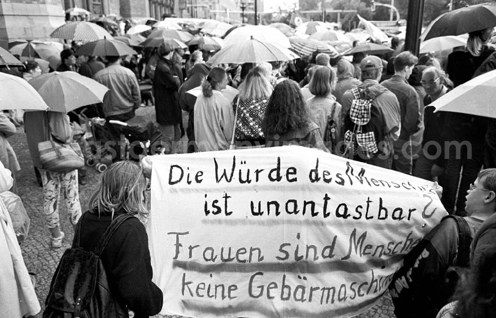 GDR image archive: Berlin - Demonstration gegen Paragraph 218 28.