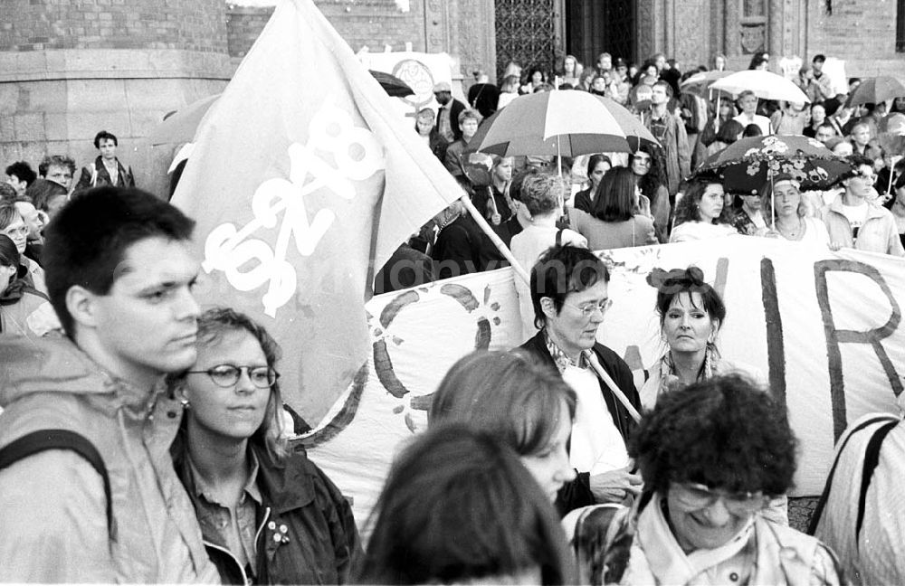 GDR photo archive: Berlin - Demonstration gegen Paragraph 218 28.