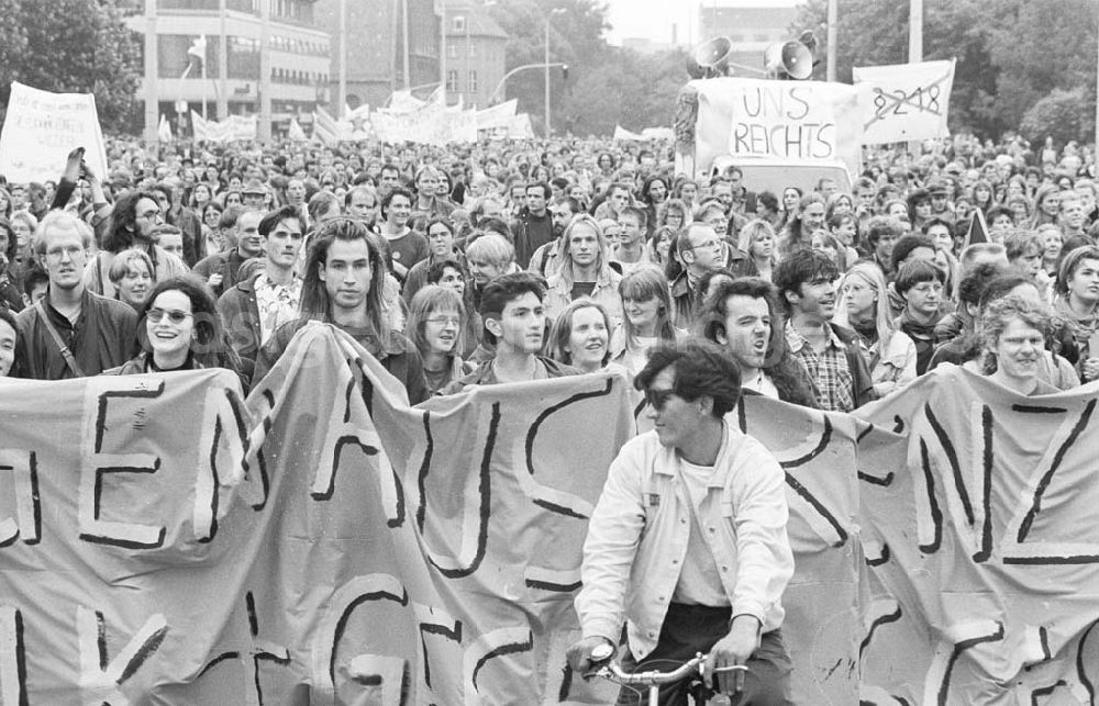 GDR photo archive: Berlin - Umschlagsnr.: 1993-169