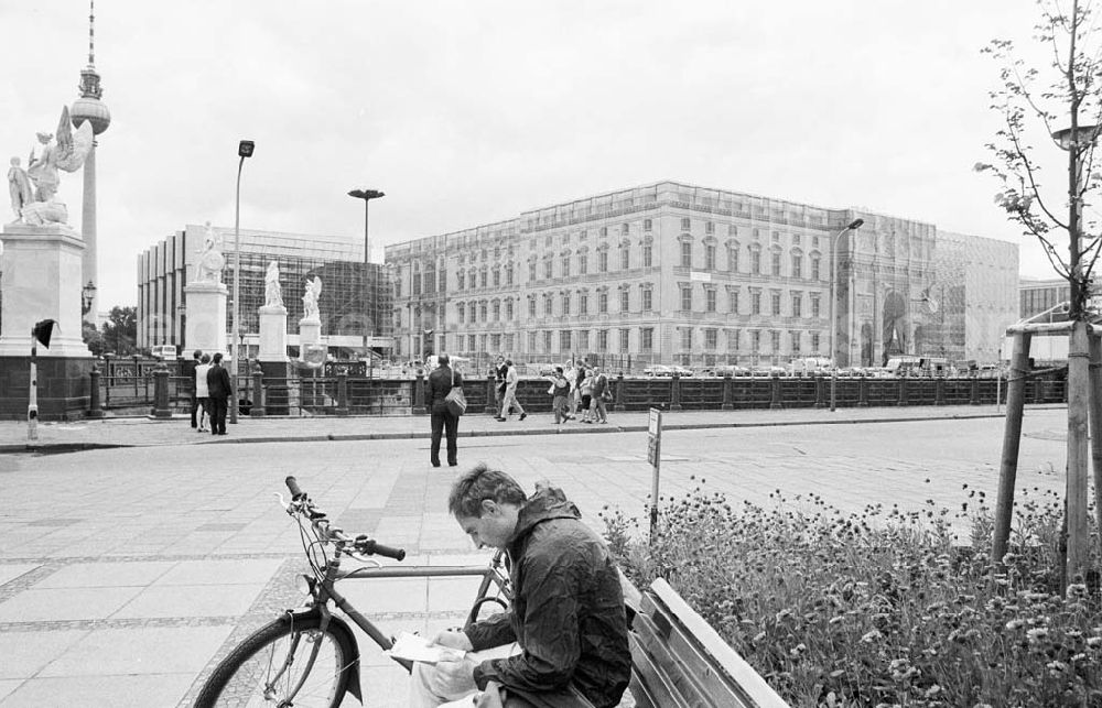 GDR photo archive: Berlin - Umschlagsnr.: 1993-175