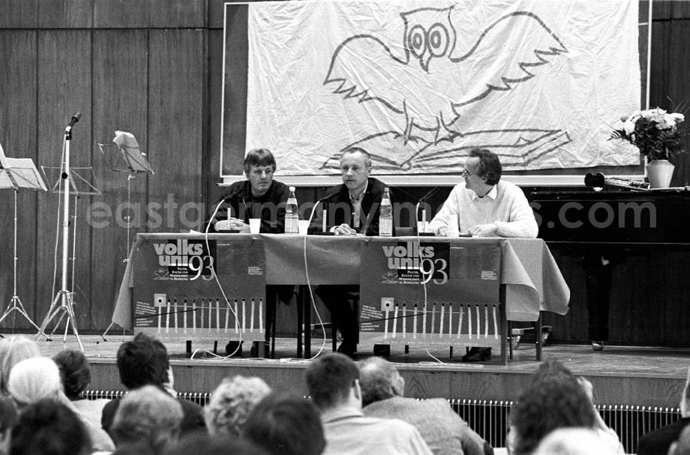 GDR picture archive: Berlin - Volksuni 93 in der Humboldt-Universität 29.