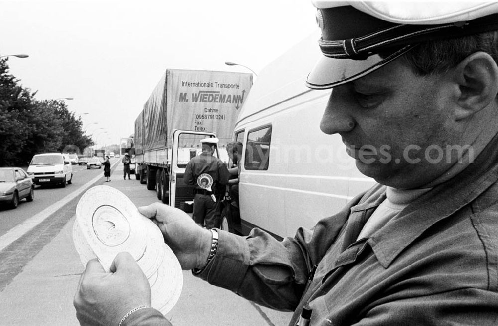 GDR photo archive: Berlin - Umschlagsnr.: 1993-153 (a)