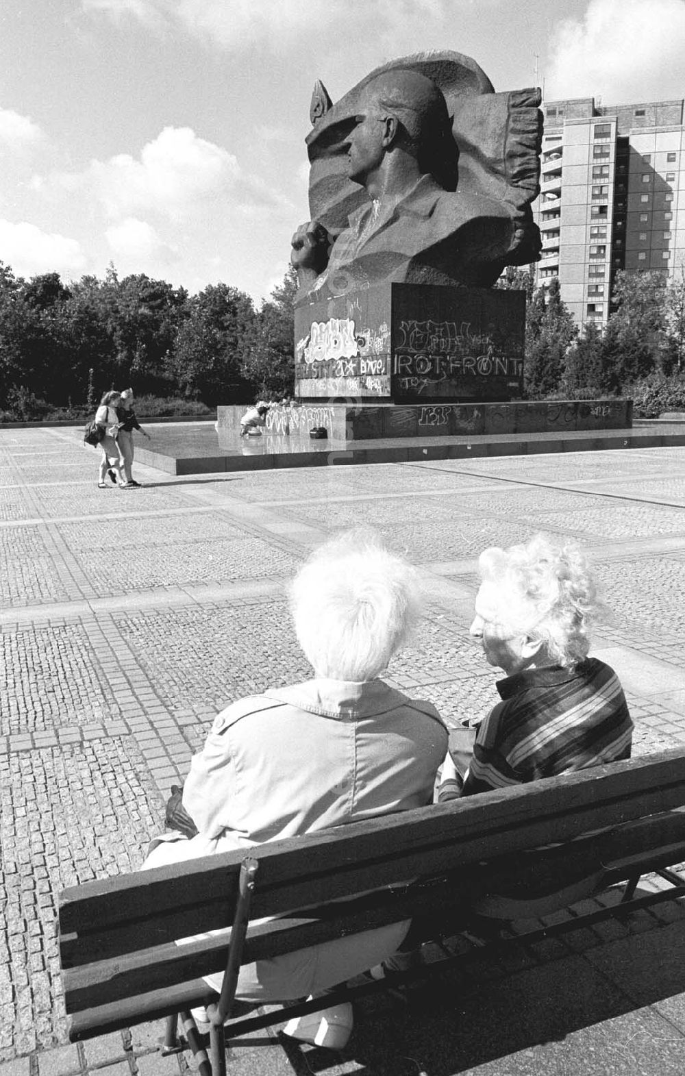 GDR image archive: Berlin - Umschlagsnr.: 1993-2