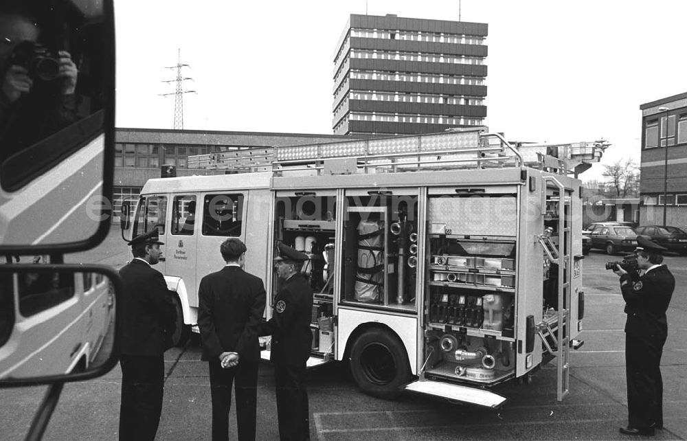 GDR picture archive: Berlin - Umschlagsnr.: 1994-49b