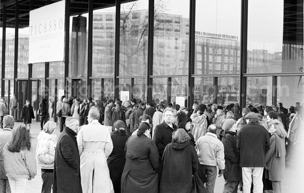 GDR photo archive: Berlin - Umschlagsnr.: 1993-69 (b)