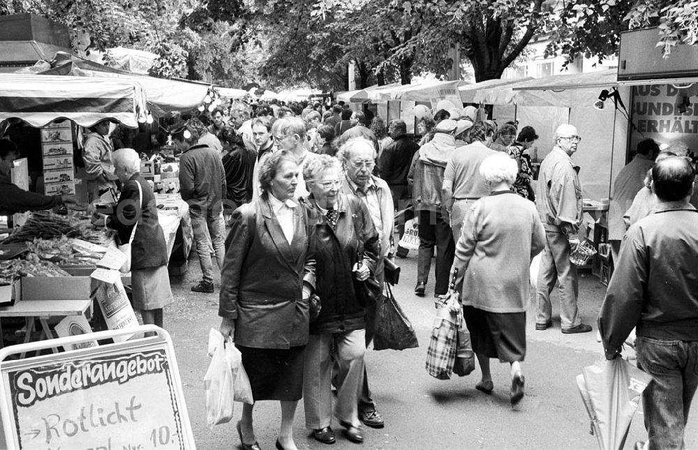 GDR photo archive: Berlin - Umschlagsnr.: 1993-145 (b)