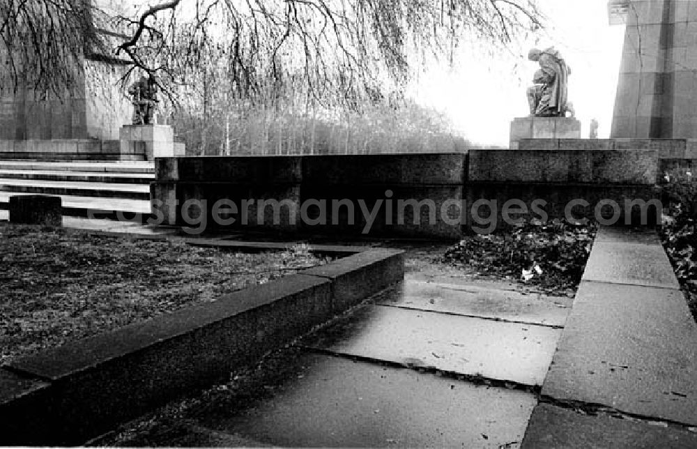 GDR image archive: Berlin - Umschlasgnr.: 1994-19