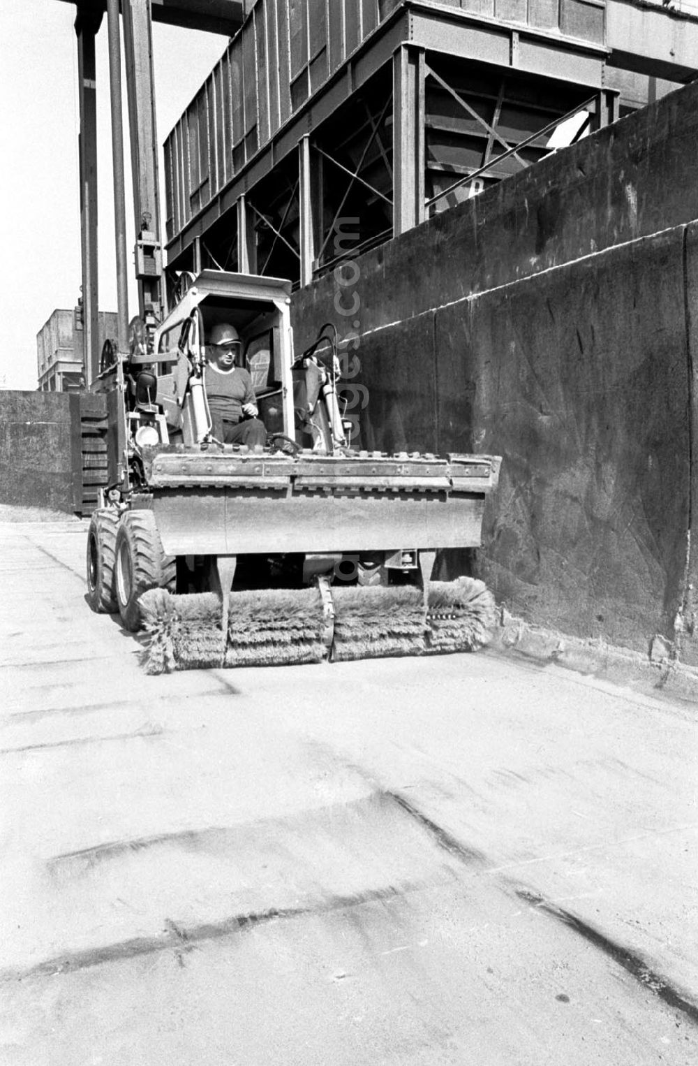 GDR image archive: Berlin - VEB Binnenhafen Bln./Berliner Osthafen 07.